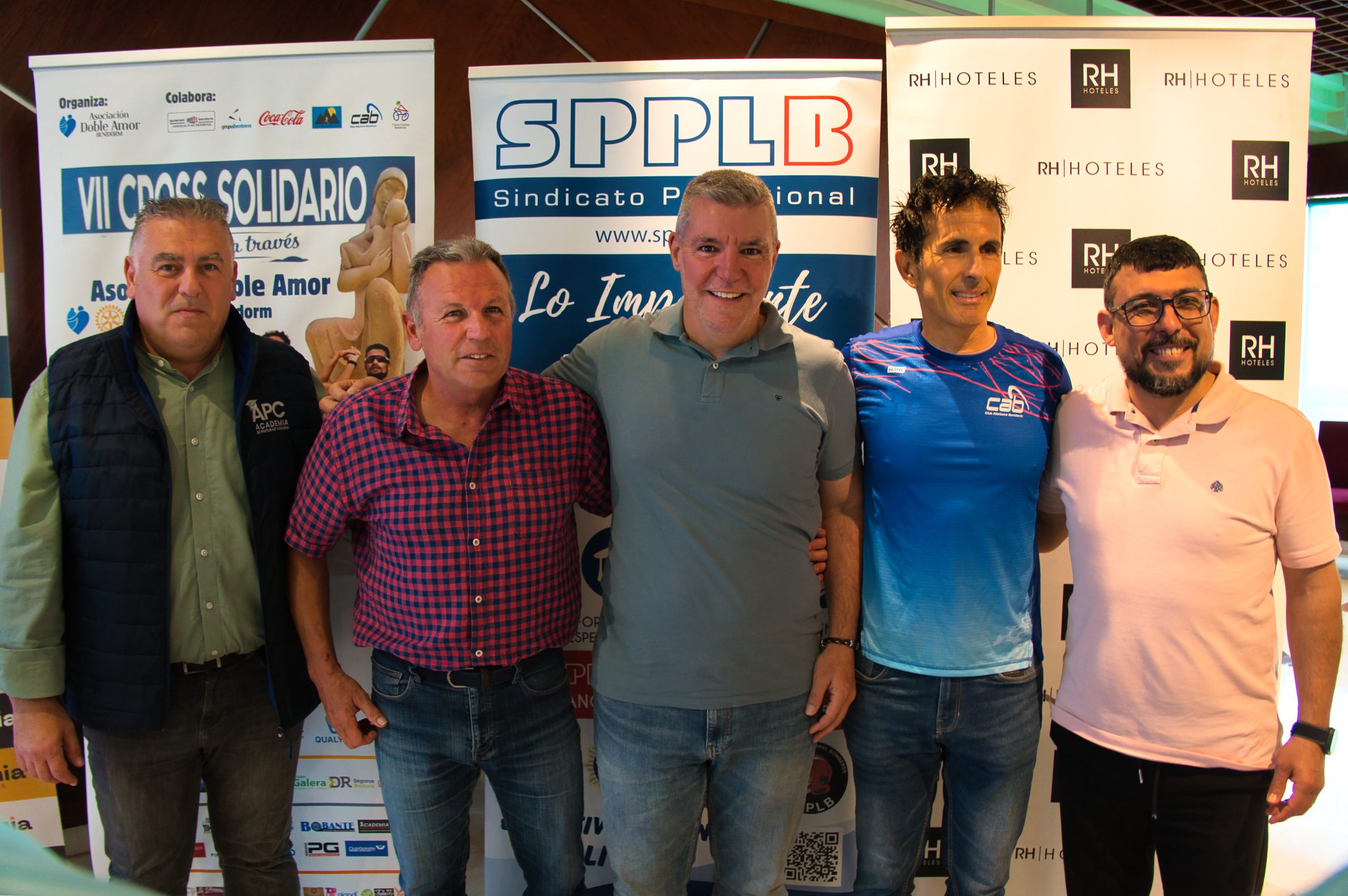Participación de la Academia de Pinturas Carmona en el Cross Solidario Doble Amor en Benidorm